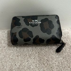 Authentic coach zip card holder